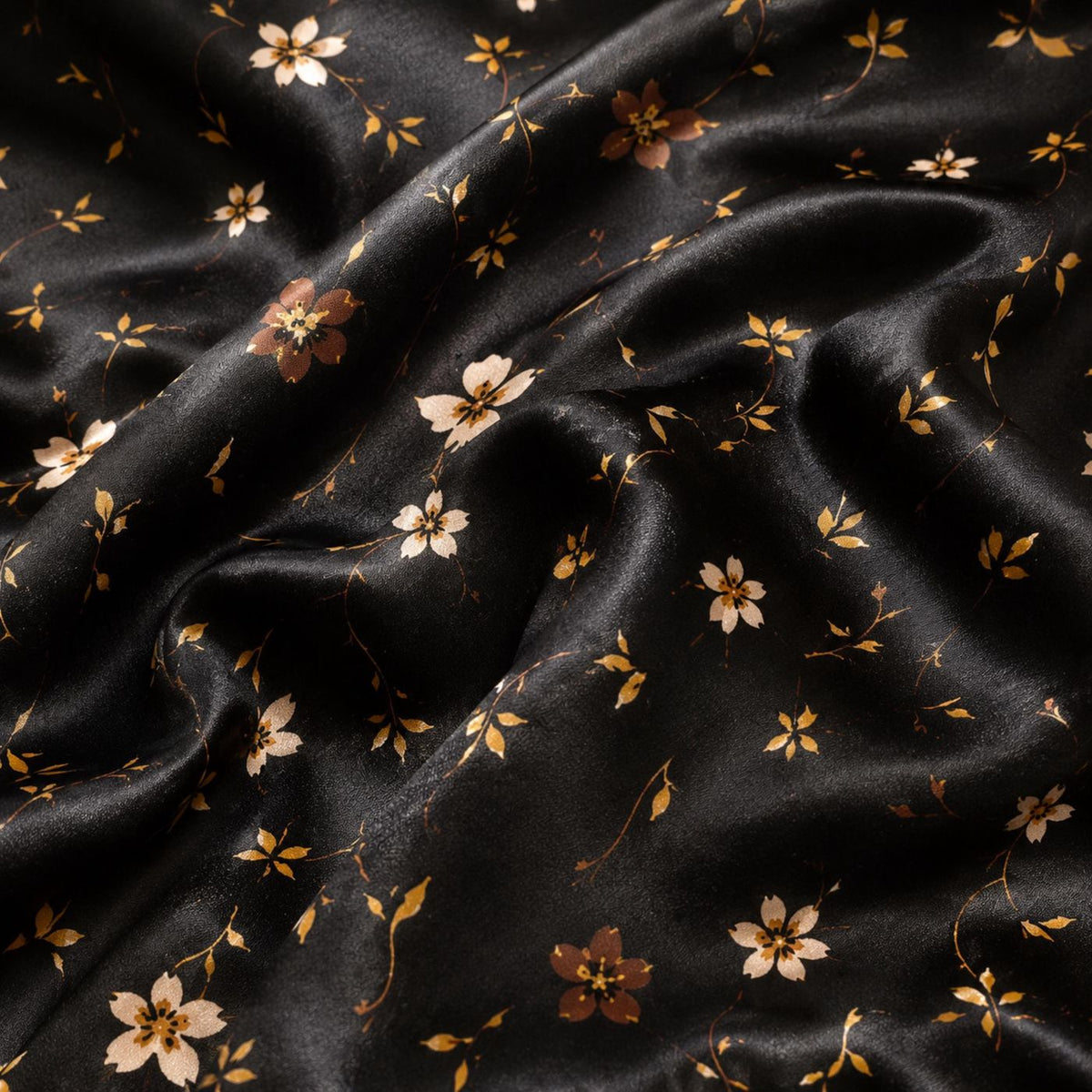Black Floral Daisy Print Pajama Set: Relaxed Fit & Soft Everyday Comfort