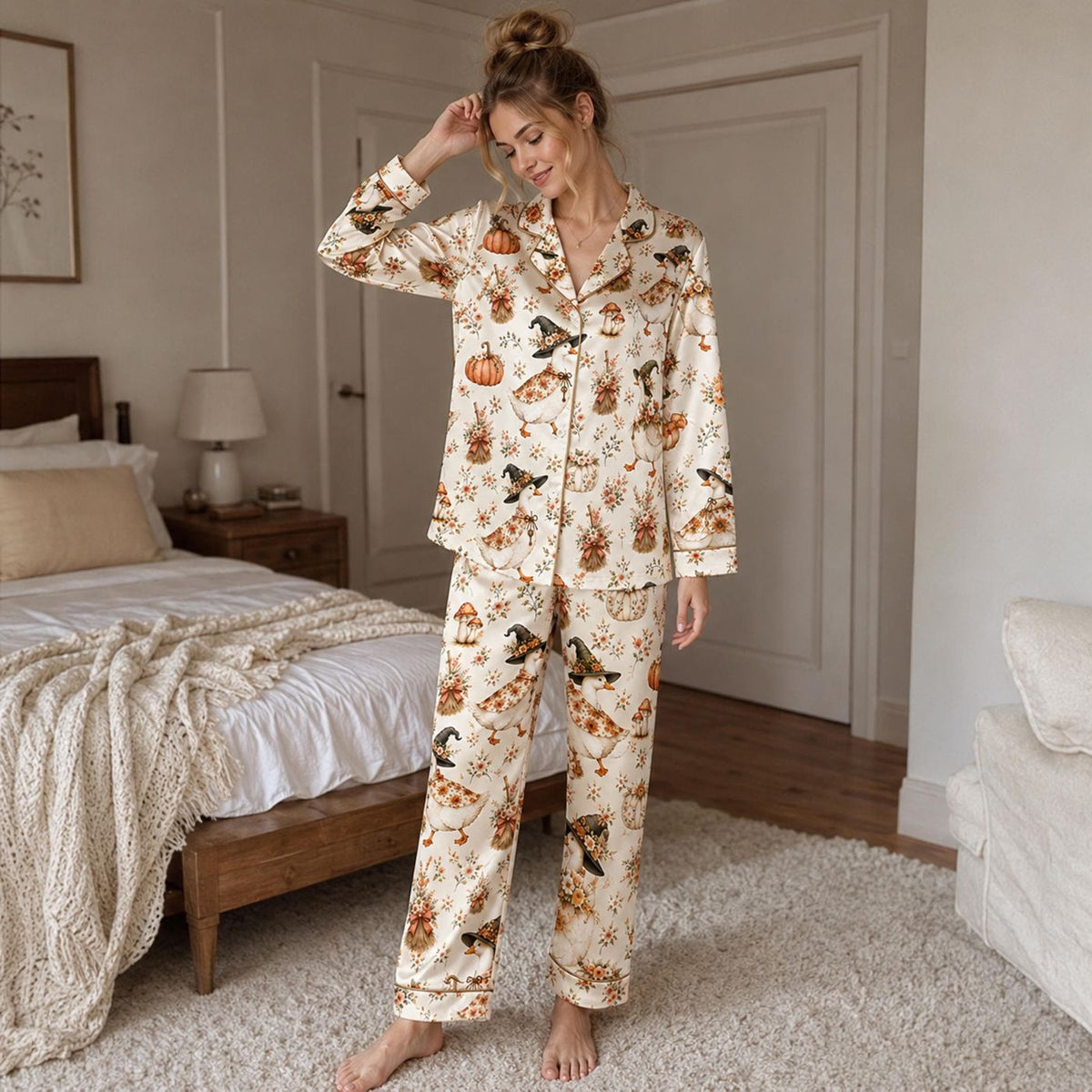 Festive Duck Halloween Print Sleepwear: Ultra-Soft Sustainable Material with Cute Spooky Icons & Fall Colors
