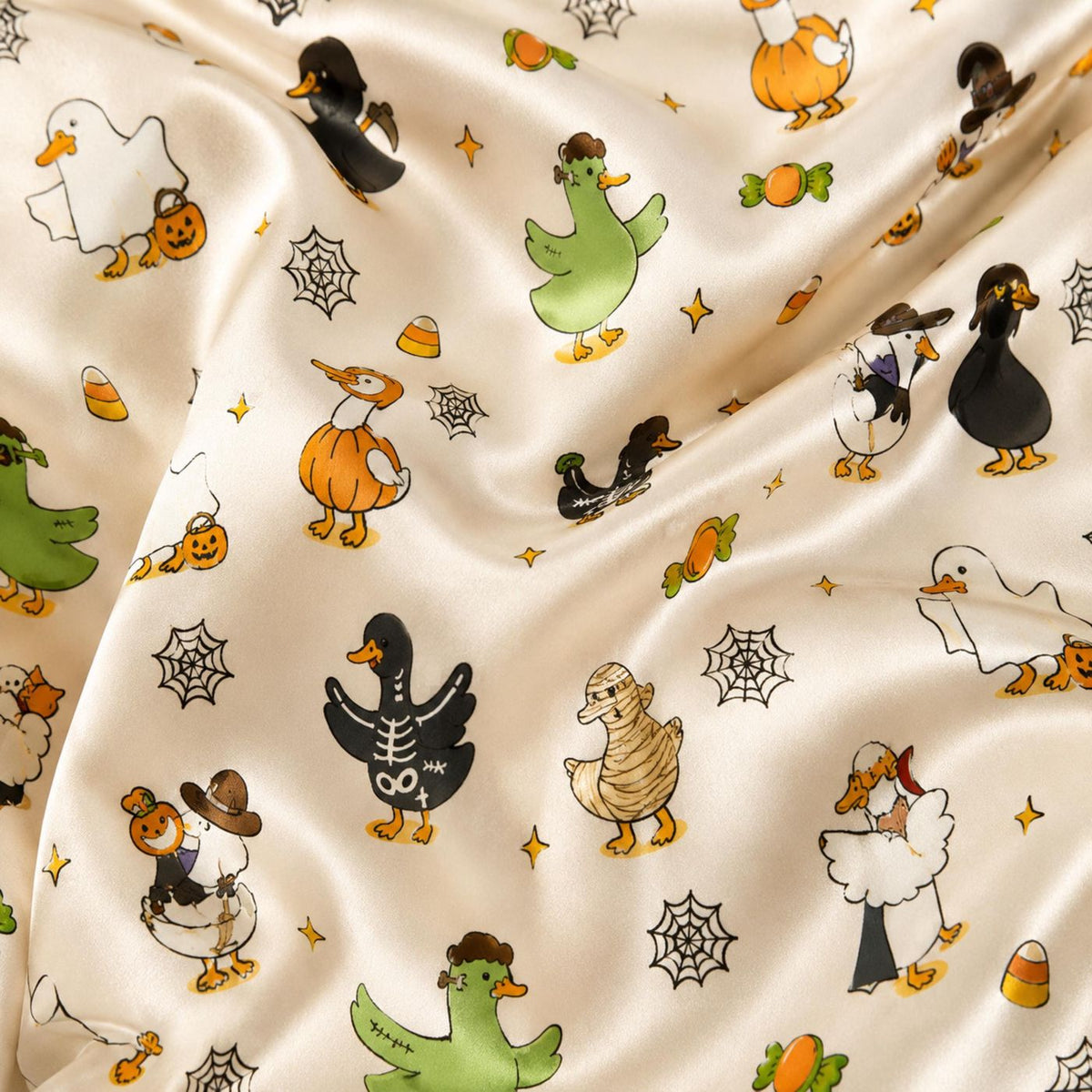 Festive Jack-O-Lantern Halloween Print Pajama Set in Soft Brushed Fabric - Spooky Duck Design