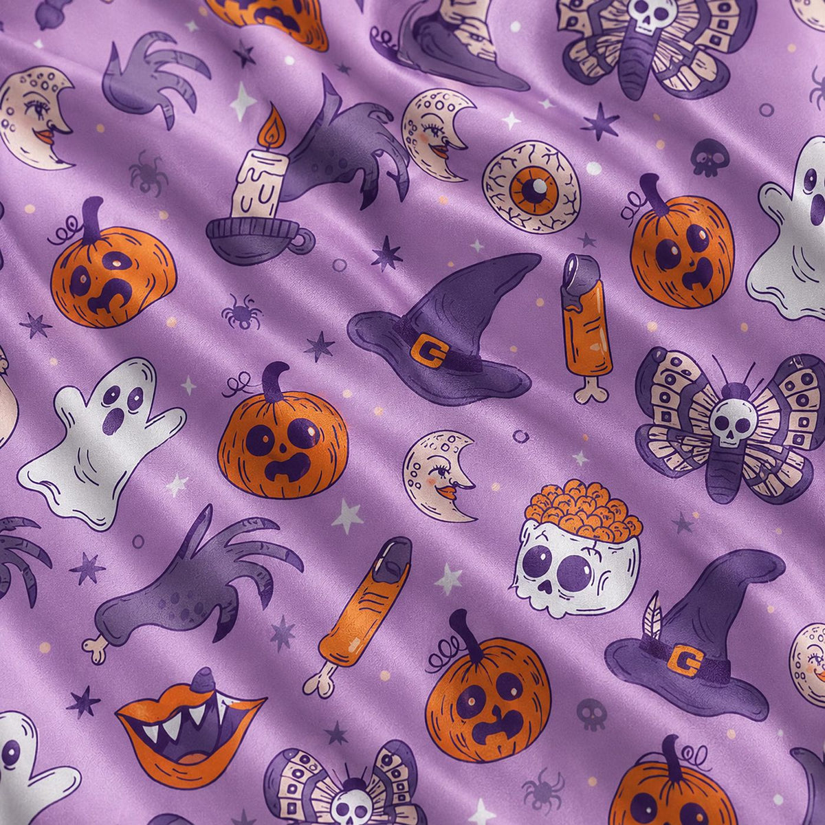 Vintage Halloween Satin Pajama Set - Nostalgic Spooky Holiday Design for a Stylish Trick-or-Treat Look